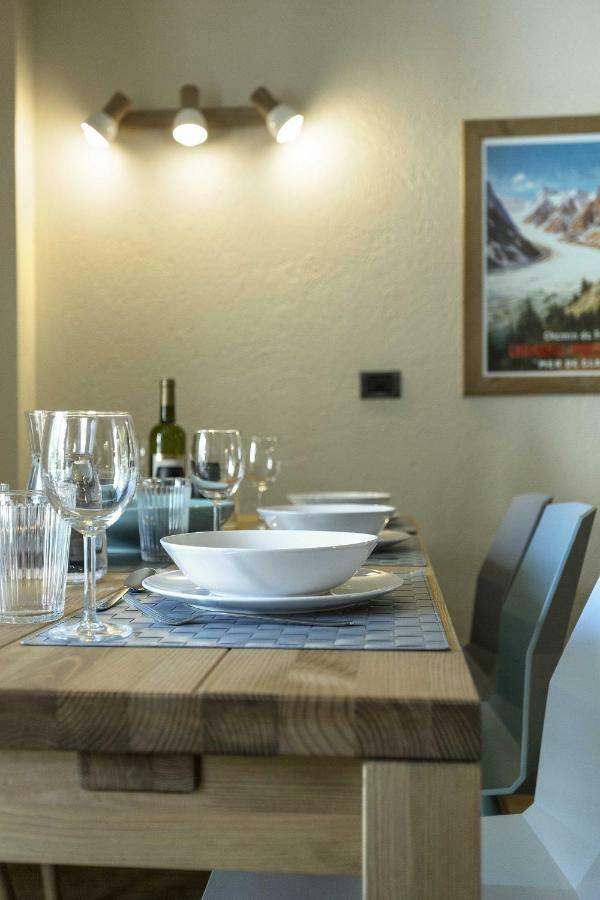 Apartment Ensa - Alpes Travel - Central Chamonix - Sleeps 4 Eksteriør bilde